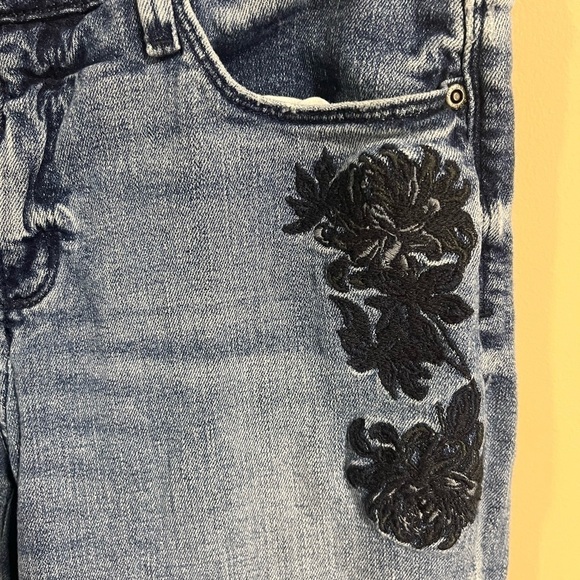 NYDJ Jessica Relaxed Boyfriend Cropped Embroidered Floral Denim Jeans Size 4 - Picture 8 of 12